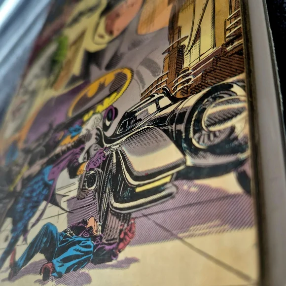 Batman Comic Book - Picture 4 of 6